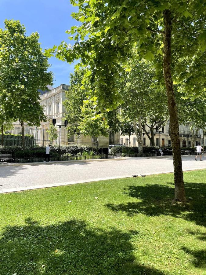 Roma Divine Home Cinema Et Jardin Nimes Ngoại thất bức ảnh