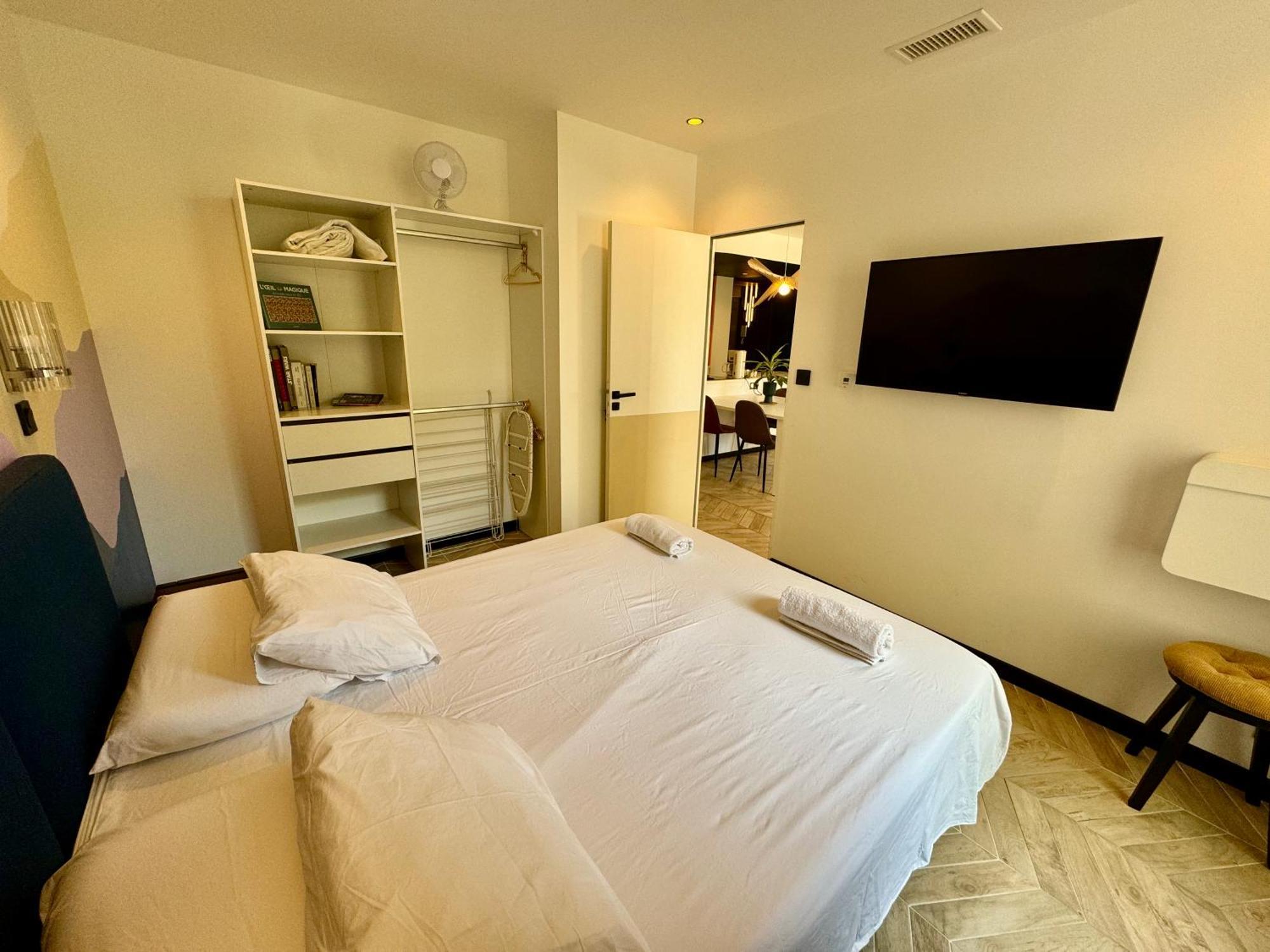 Roma Divine Home Cinema Et Jardin Nimes Ngoại thất bức ảnh