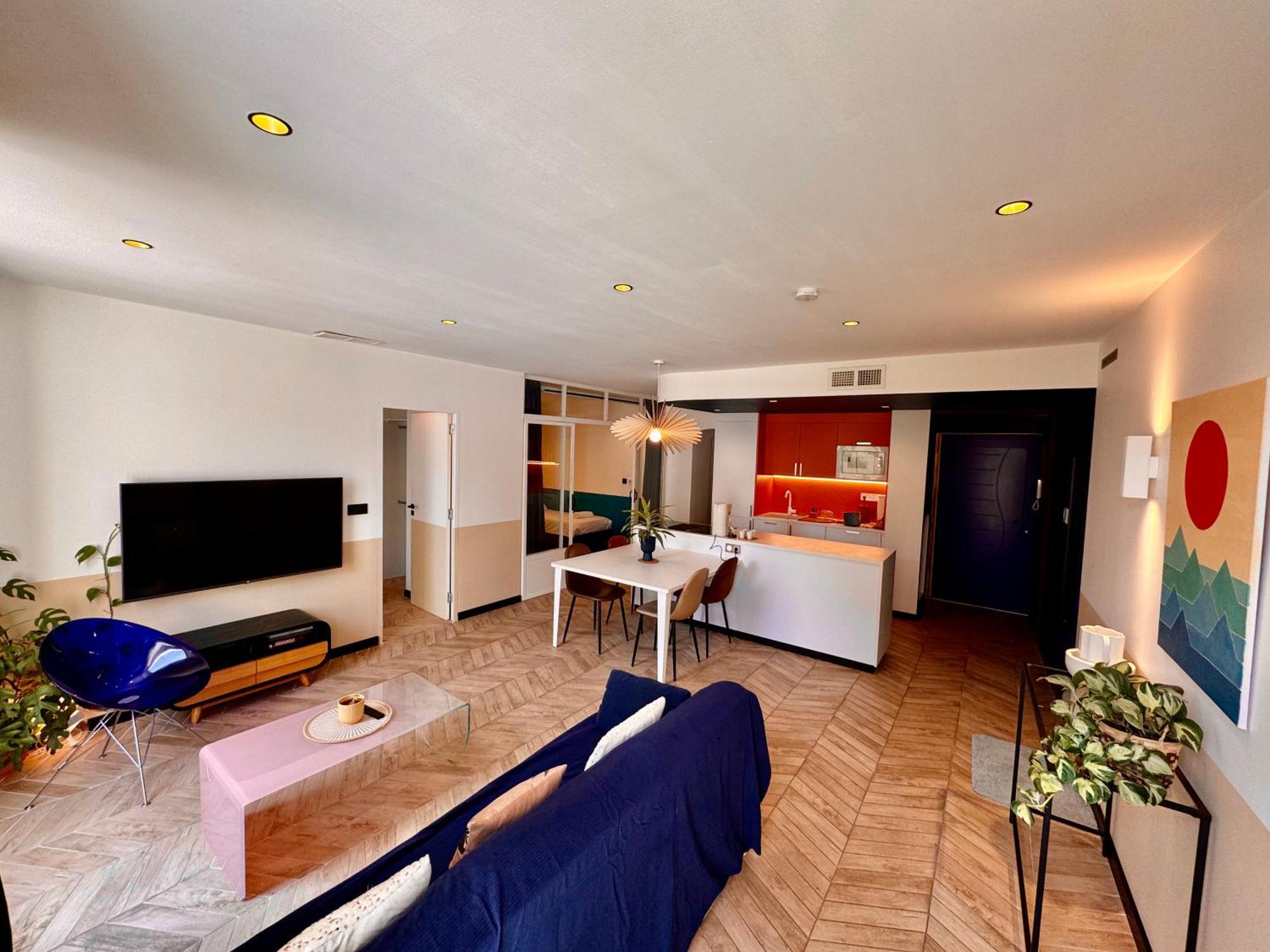 Roma Divine Home Cinema Et Jardin Nimes Ngoại thất bức ảnh